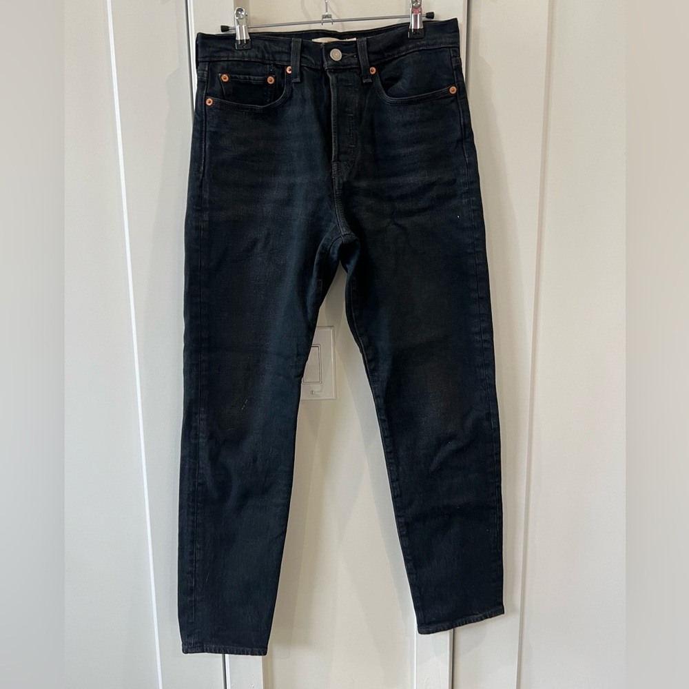 Levi’s | Black Wedgie Denim